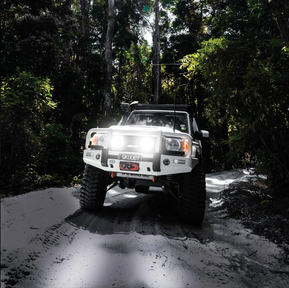 Bushmaster 9" Driving Light Combo Beam - Saber Offroad